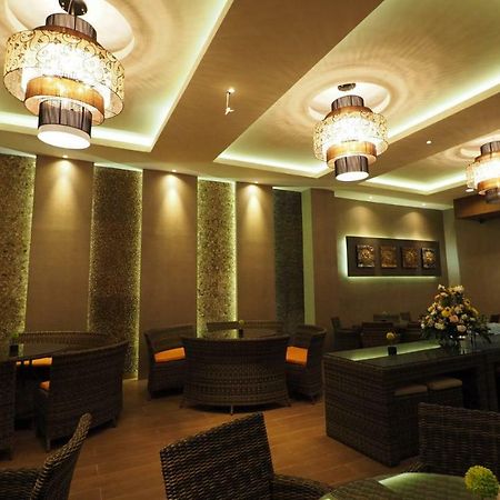 De Boutique Style Hotel Malang Buitenkant foto