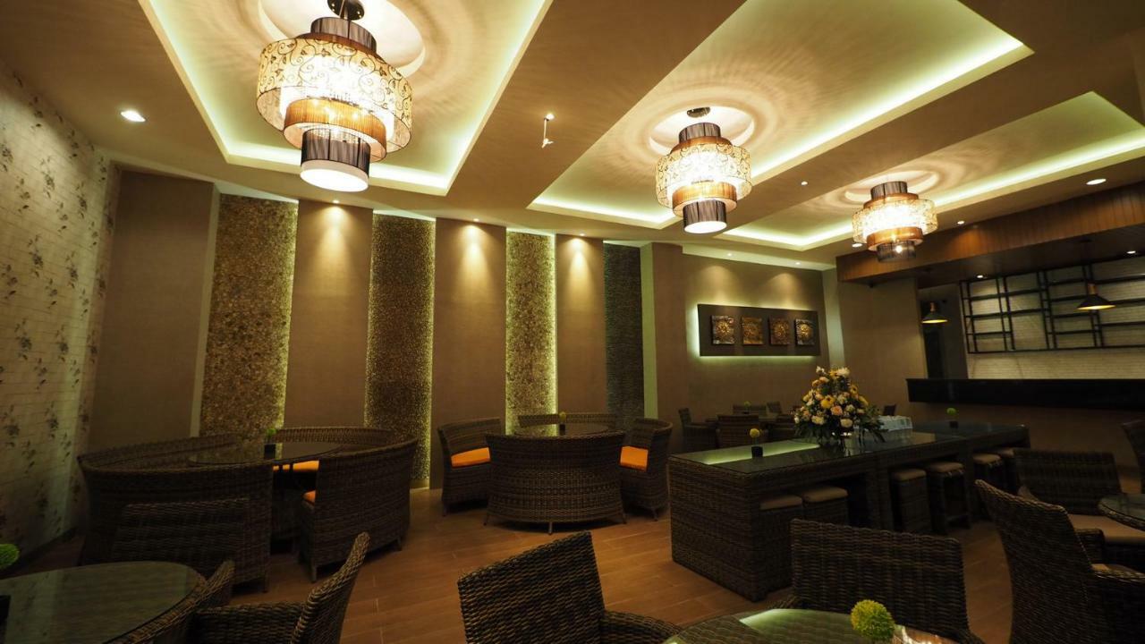 De Boutique Style Hotel Malang Buitenkant foto